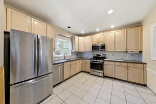 105 N Corona Ave, Valley Stream, NY 11580 - Photo 17