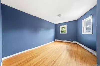 105 N Corona Avenue, Valley Stream, NY 11580 - Photo 29