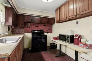 130 Lemon St, Central Islip, NY 11722 - Photo 5