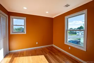305 S Strong Ave, Copiague, NY 11726 - Photo 11