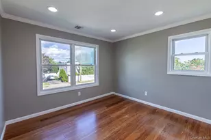 305 S Strong Ave, Copiague, NY 11726 - Photo 9