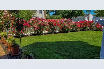 305 S Strong Avenue, Copiague, NY 11726 - Photo 17