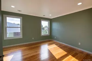 305 S Strong Ave, Copiague, NY 11726 - Photo 7