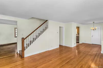 26 Ridge Drive, Manhasset, NY 11030 - Photo 5