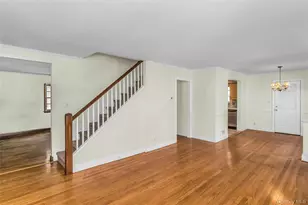26 Ridge Dr, Manhasset, NY 11030 - Photo 5