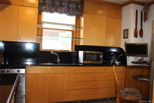 13927 225th St, Springfield Gardens, NY 11413 - Photo 5