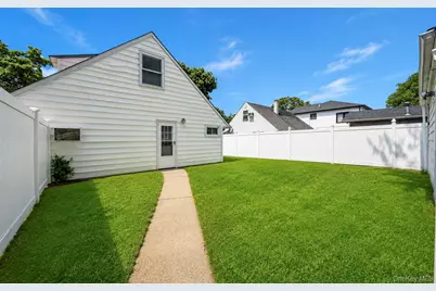 3173 Roxbury Lane, Levittown, NY 11756 - Photo 5