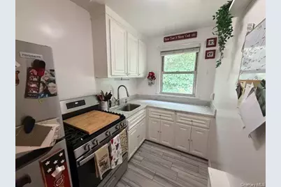 9 Stokes Road #2B, Yonkers, NY 10710 - Photo 3