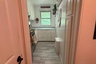 9 Stokes Rd, Yonkers, NY 10710 - Photo 5