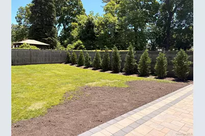675 Deer Park Avenue, North Babylon, NY 11703 - Photo 11