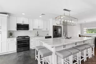 162 Stuyvesant Rd, Oakdale, NY 11769 - Photo 3