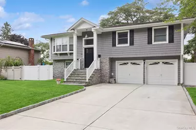 162 Stuyvesant Road, Oakdale, NY 11769 - Photo 1