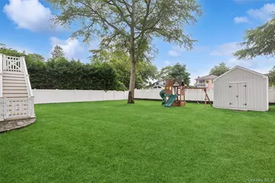 162 Stuyvesant Road, Oakdale, NY 11769 - Photo 21