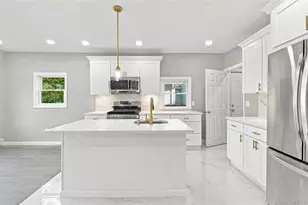 16 West Dr, Bay Shore, NY 11706 - Photo 11