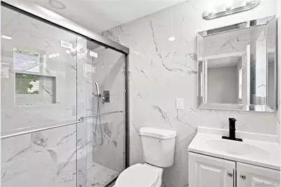 16 West Drive, Bay Shore, NY 11706 - Photo 13