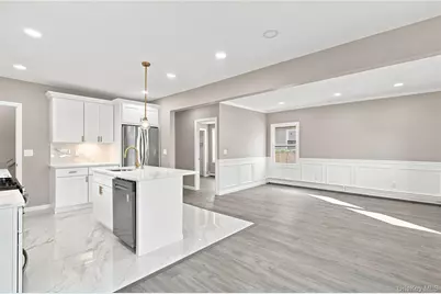 16 West Drive, Bay Shore, NY 11706 - Photo 7
