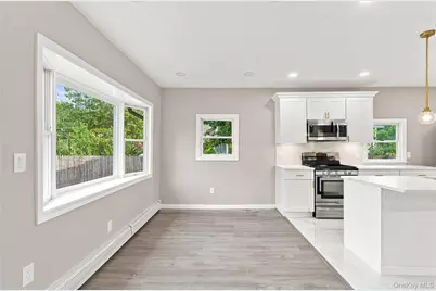 16 West Drive, Bay Shore, NY 11706 - Photo 9
