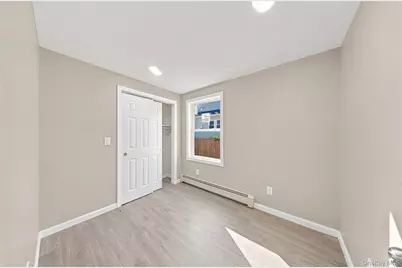 16 West Drive, Bay Shore, NY 11706 - Photo 15