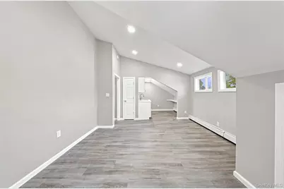 16 West Drive, Bay Shore, NY 11706 - Photo 21