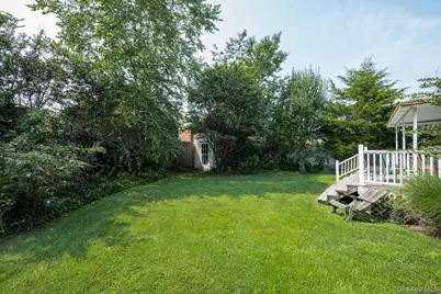 320 Brooklyn Avenue, Massapequa Park, NY 11762 - Photo 23