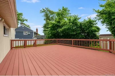 312 W Waukena Avenue, Oceanside, NY 11572 - Photo 17