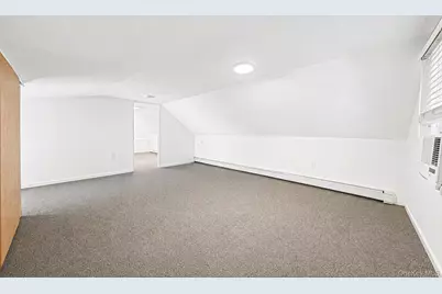 568 N Wellwood Avenue, Lindenhurst, NY 11757 - Photo 15