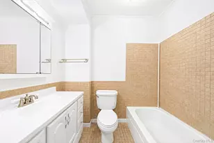 568 N Wellwood Ave, Lindenhurst, NY 11757 - Photo 19
