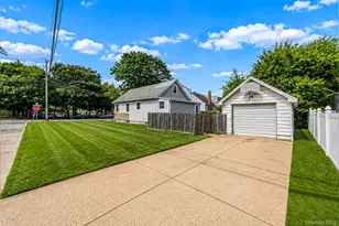 568 N Wellwood Ave, Lindenhurst, NY 11757 - Photo 5