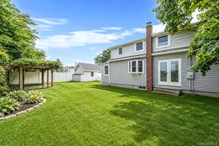 568 N Wellwood Ave, Lindenhurst, NY 11757 - Photo 25