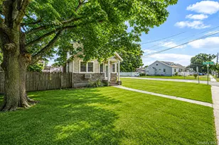 568 N Wellwood Ave, Lindenhurst, NY 11757 - Photo 3
