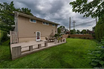 14 Westmoreland Road, Hicksville, NY 11801 - Photo 3