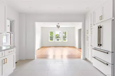 220 Pomander Road, Mineola, NY 11501 - Photo 3