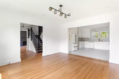 220 Pomander Road, Mineola, NY 11501 - Photo 5