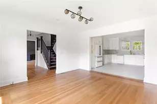 220 Pomander Rd, Mineola, NY 11501 - Photo 5