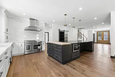 1355 Locust Avenue, Bohemia, NY 11716 - Photo 15