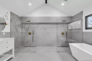 1355 Locust Ave, Bohemia, NY 11716 - Photo 37