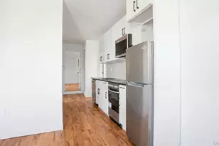 1148 E 211th St, Bronx, NY 10469 - Photo 9