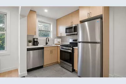4135 Murdock Avenue, Bronx, NY 10466 - Photo 3