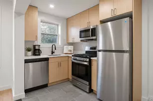 4135 Murdock Ave, Bronx, NY 10466 - Photo 3