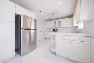 27 Hapsburg Place, Hempstead, NY 11550 - Photo 13