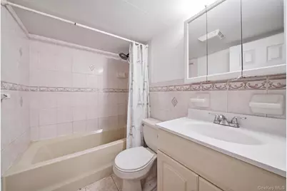 27 Hapsburg Place, Hempstead, NY 11550 - Photo 7