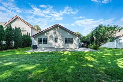 4 Balmoral Court, Middle Island, NY 11953 - Photo 21
