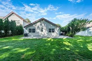 4 Balmoral Ct, Middle Island, NY 11953 - Photo 21