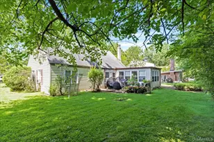 25 Bentley Rd, Great Neck, NY 11023 - Photo 13