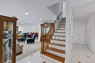25 Bentley Rd, Great Neck, NY 11023 - Photo 5