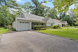 25 Bentley Rd, Great Neck, NY 11023 - Photo 3