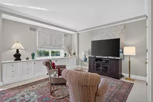 111 Cherry Valley Ave, Garden City, NY 11530 - Photo 23