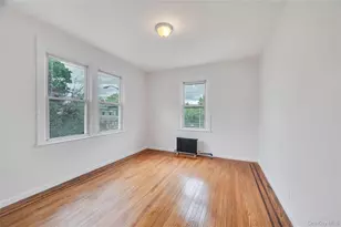 104-04 202nd St, Saint Albans, NY 11412 - Photo 39