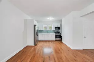 104-04 202nd St, Saint Albans, NY 11412 - Photo 27