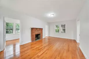 104-04 202nd St, Saint Albans, NY 11412 - Photo 23